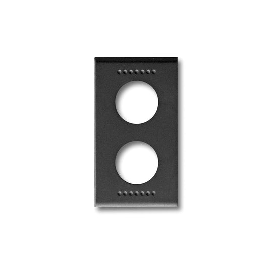 ADATTATORE PER LA SERIE CIVILE AVE SISTEMA 45 Noir ® di colore nero con 2 fori per le prese demiscelate a 2 uscite (PDM)